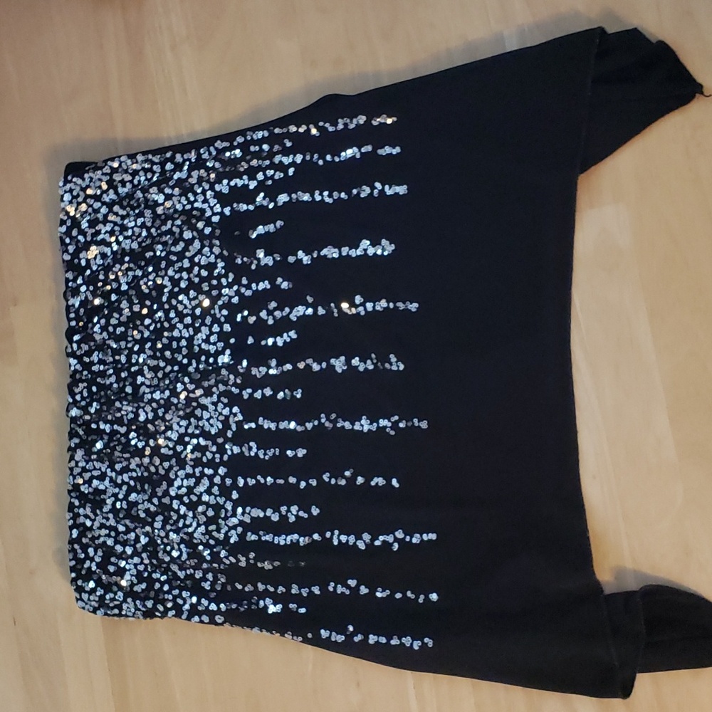 Flowy strapless black with falling sequins new years, party shirt!